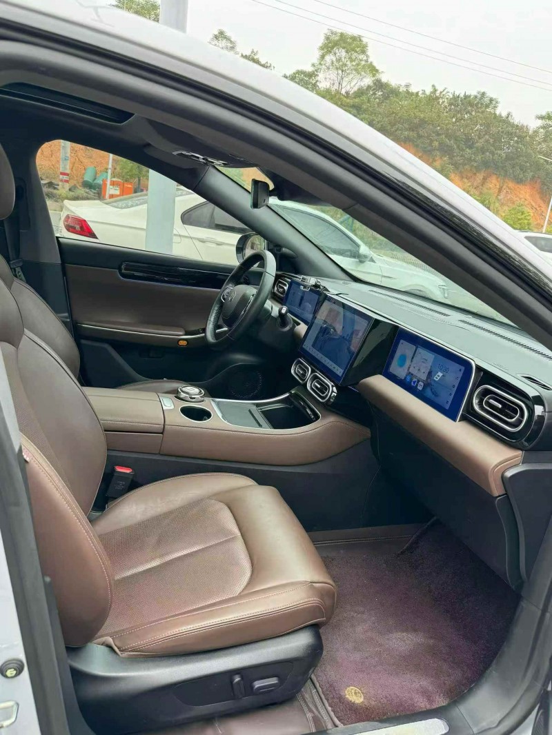 常德23年零跑汽车C017