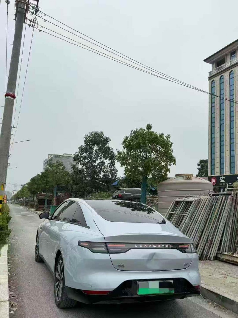 常德23年零跑汽车C018