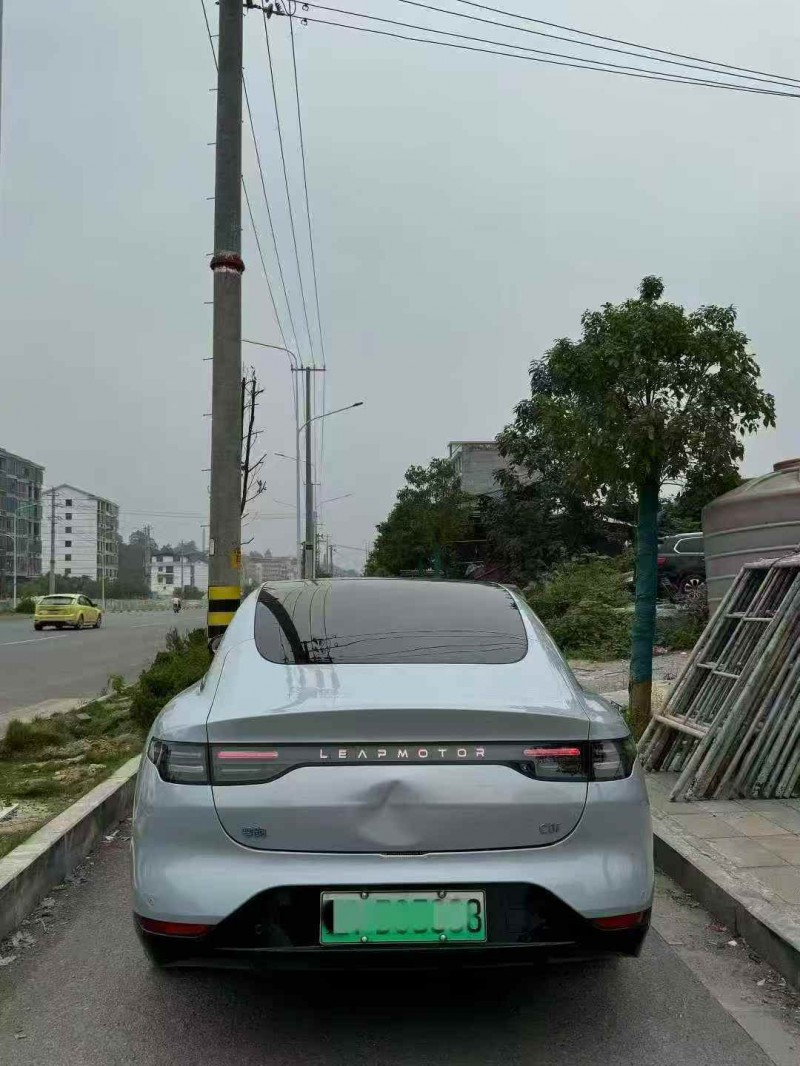 常德23年零跑汽车C019