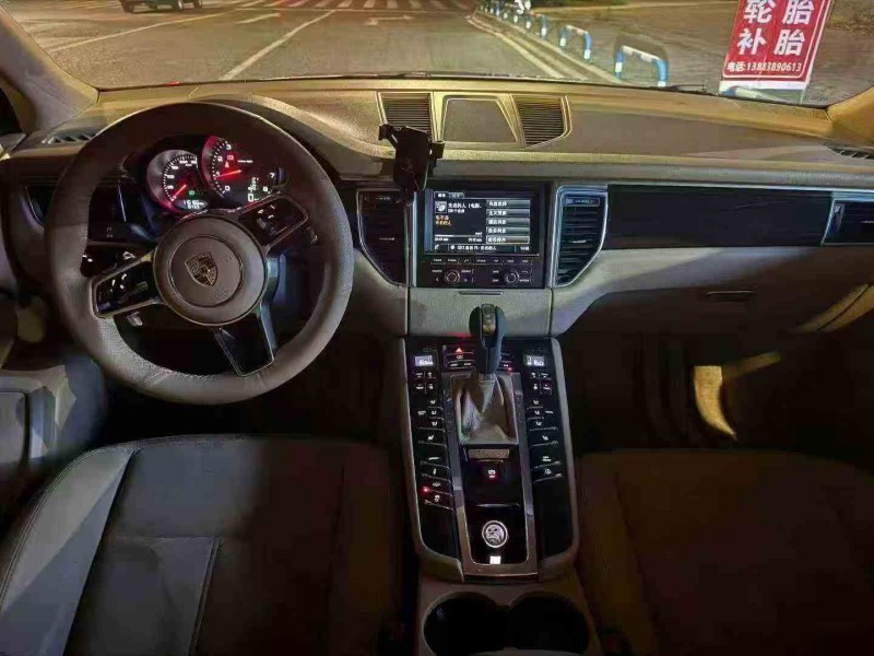重庆15年保时捷Macan6