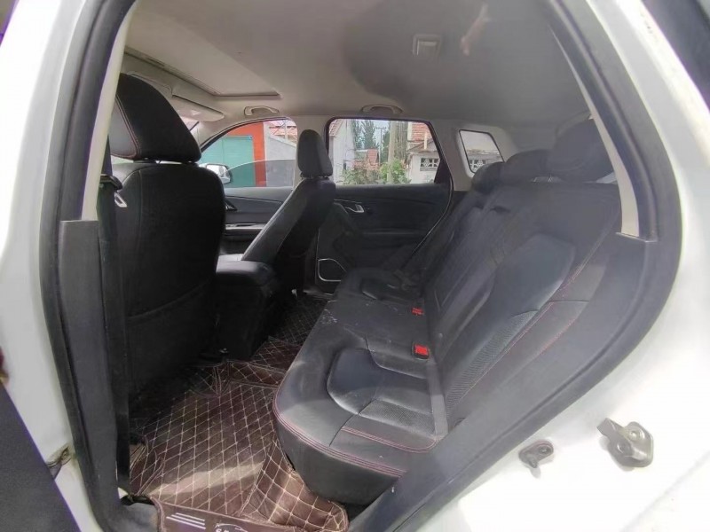 青岛18年一汽森雅5