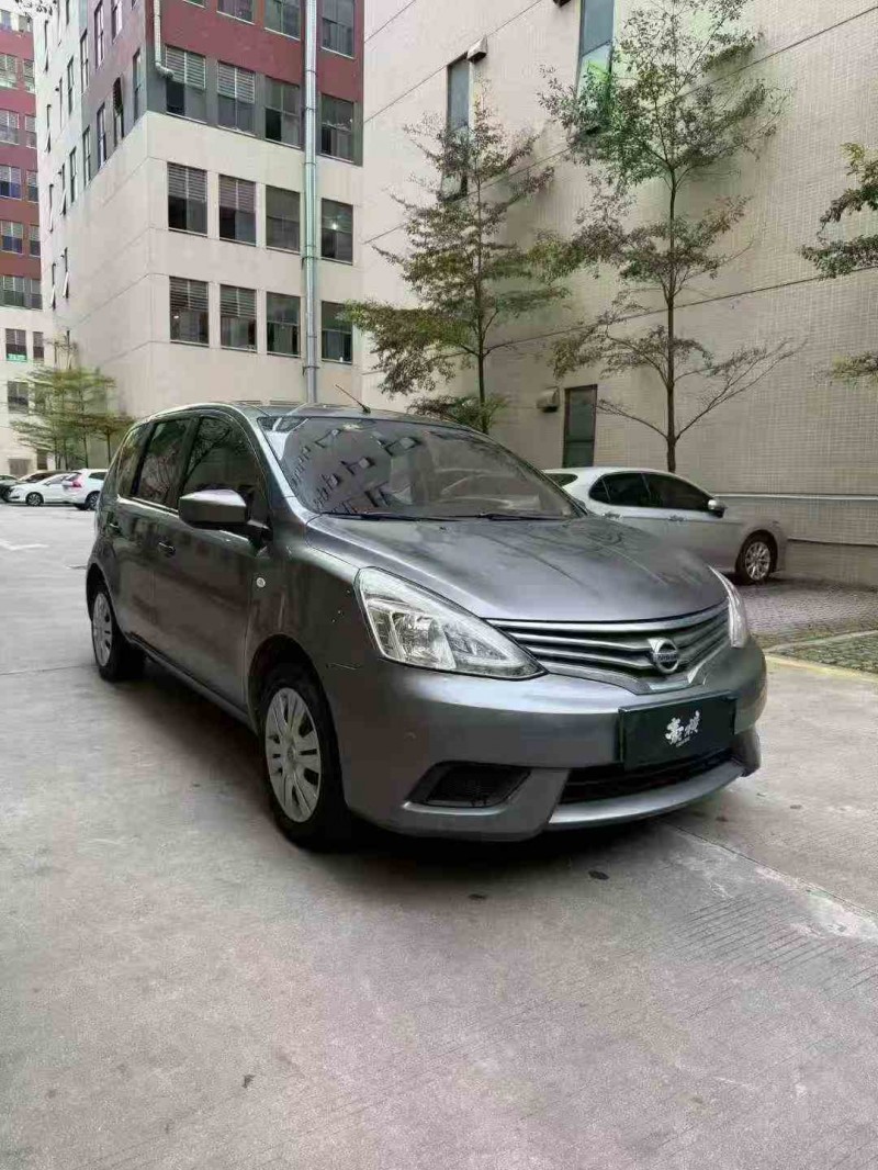 汕头17年日产骊威2