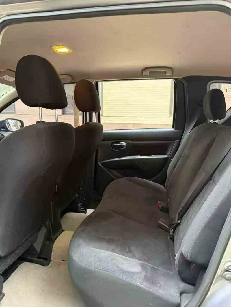 汕头17年日产骊威7