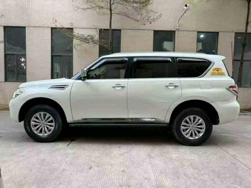 湛江19年日产途乐4