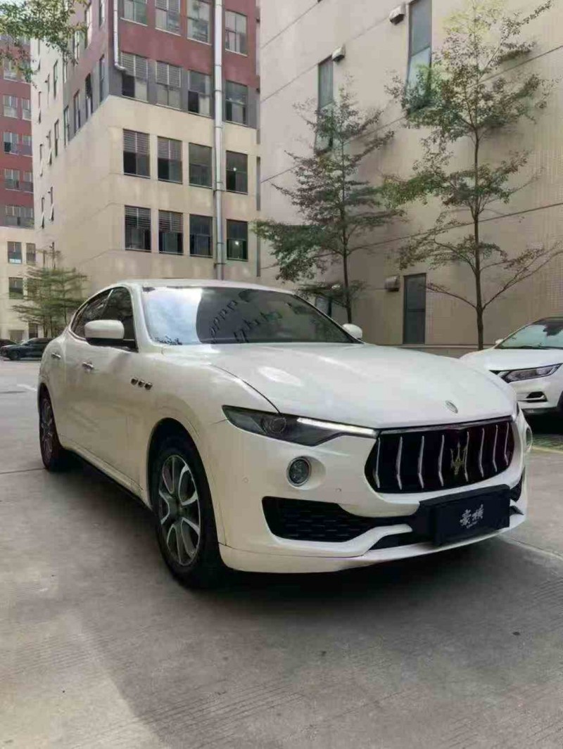 广州17年玛莎拉蒂Levante3