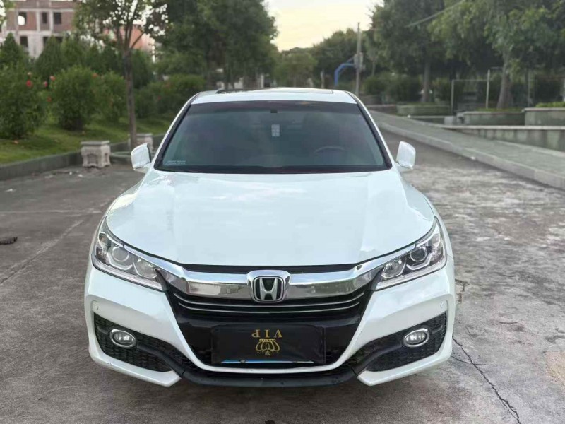 揭阳16年本田雅阁1