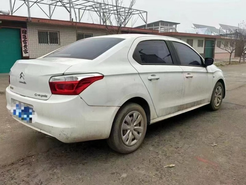 青岛17年雪铁龙爱丽舍8