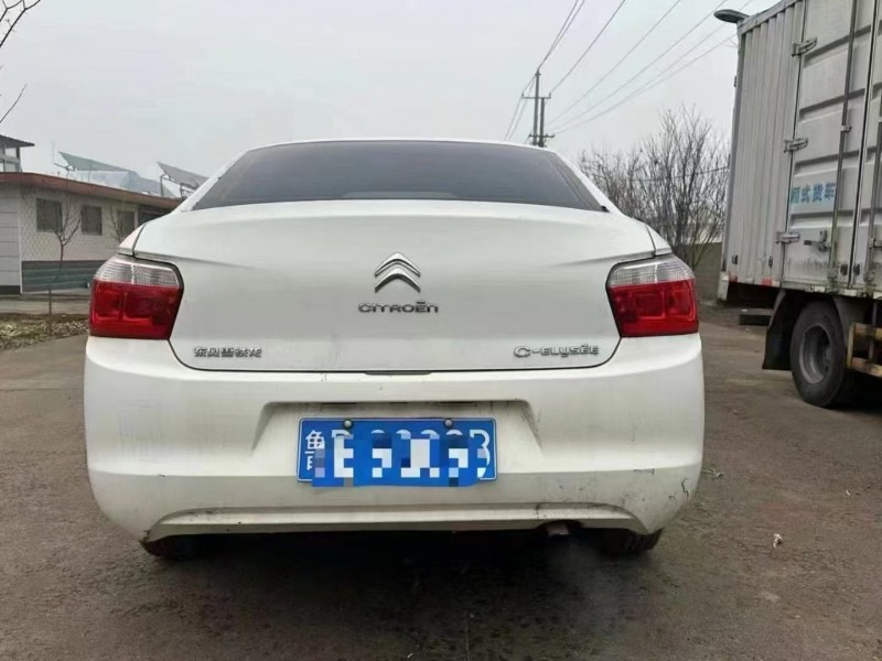 青岛17年雪铁龙爱丽舍9