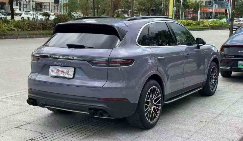 江门19年保时捷卡宴8