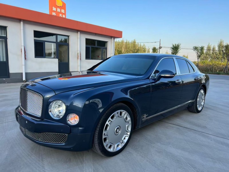 唐山15年宾利慕尚2