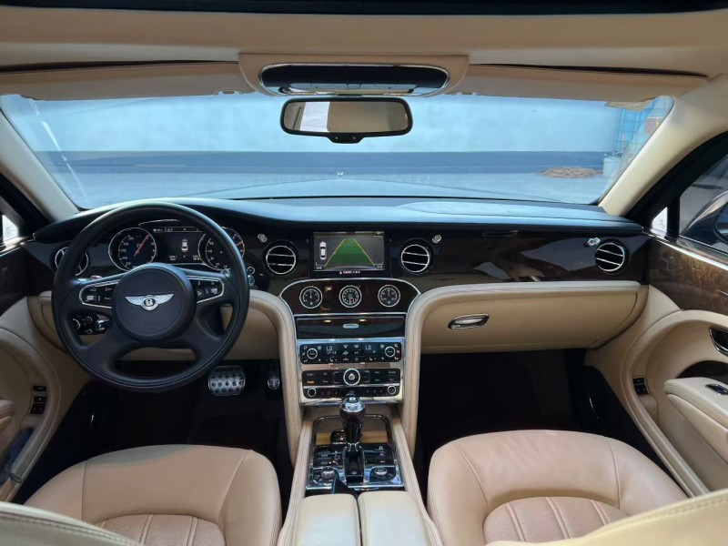 唐山15年宾利慕尚6