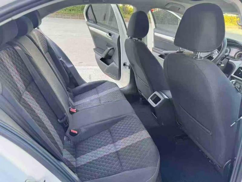 湛江22年大众凌渡6