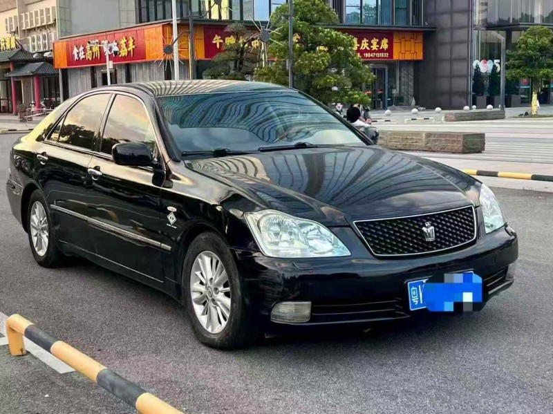 茂名06年丰田皇冠3