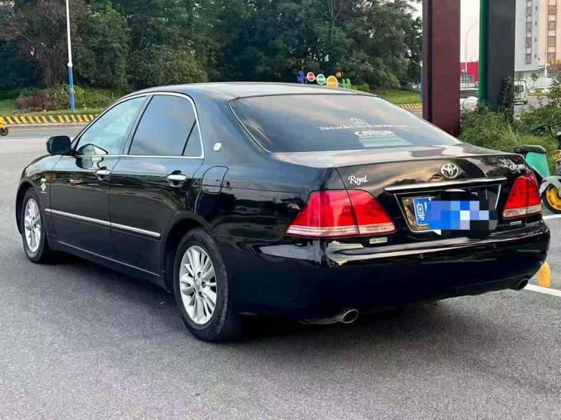 茂名06年丰田皇冠6