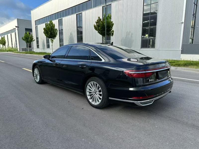 徐州21年奥迪A8L7