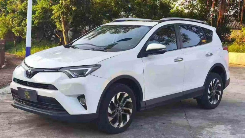 江门18年丰田RAV4荣放3