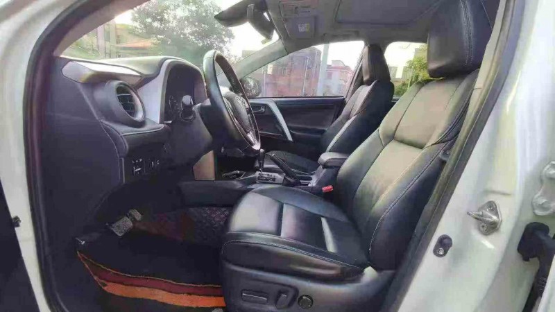 江门18年丰田RAV4荣放4