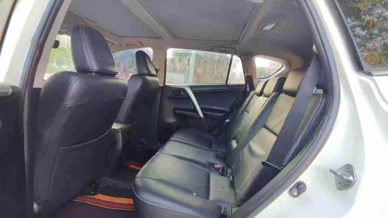 江门18年丰田RAV4荣放6
