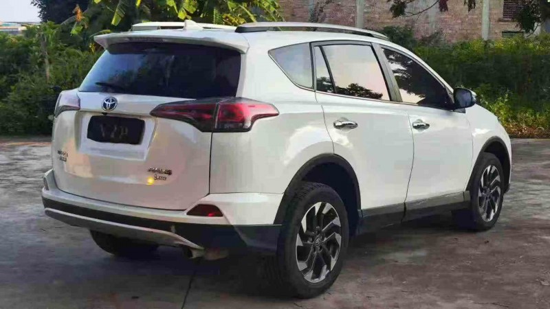 江门18年丰田RAV4荣放7