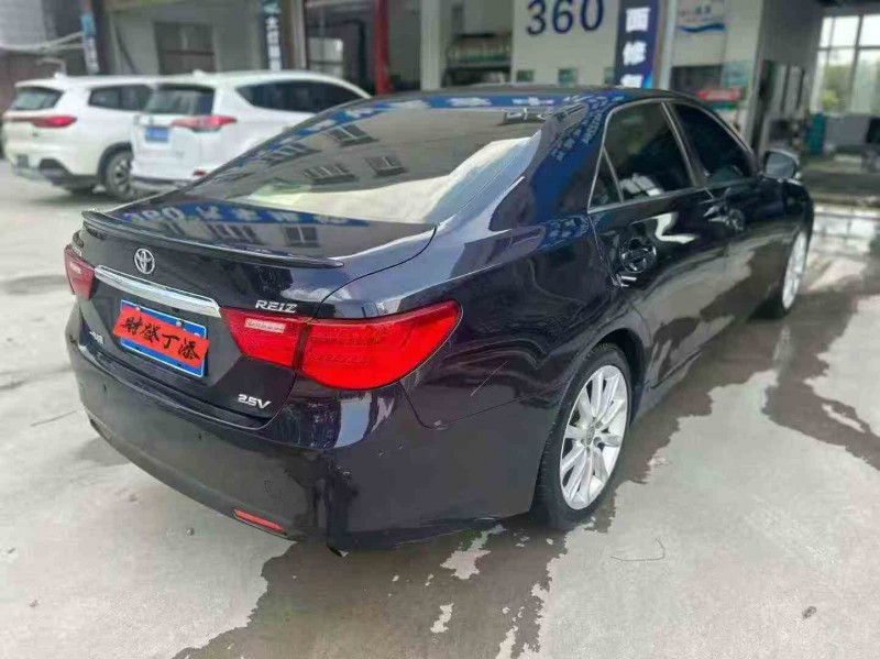 湛江12年丰田锐志7