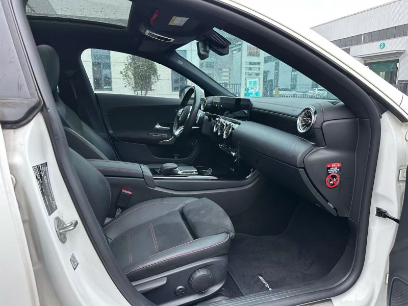 徐州21年奔驰CLA5