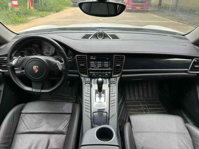 广州13年保时捷帕拉梅拉4