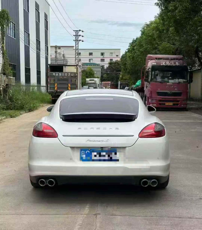 广州13年保时捷帕拉梅拉6