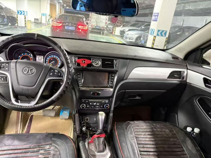 毕节18年北汽制造威旺3