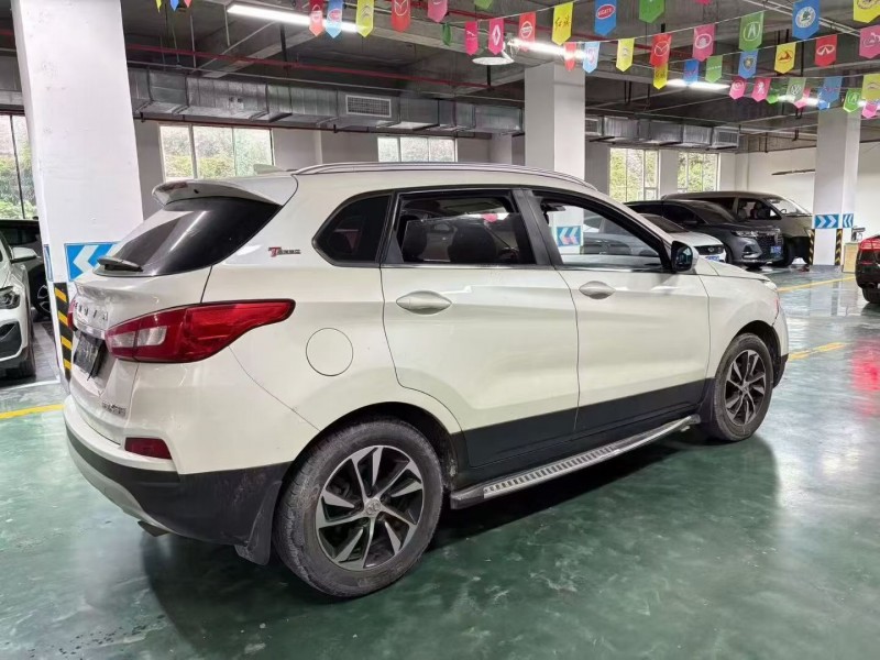 毕节18年北汽制造威旺8