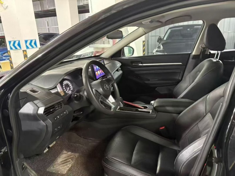 毕节22年日产天籁3