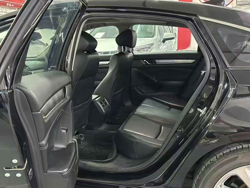 深圳19年本田雅阁6