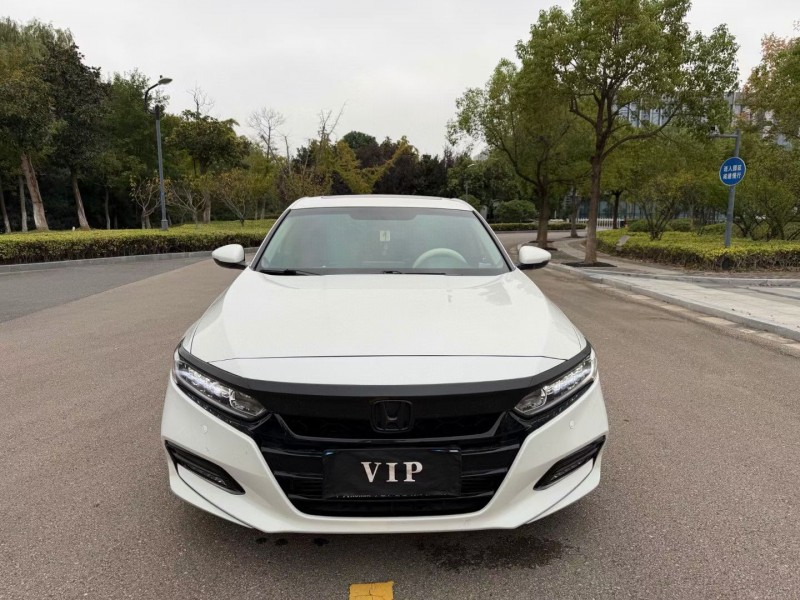盐城19年本田雅阁1