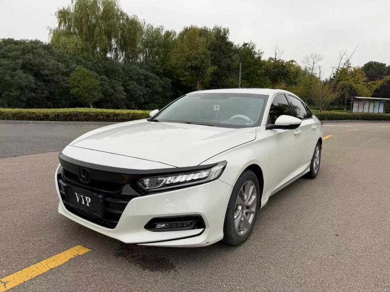 盐城19年本田雅阁2