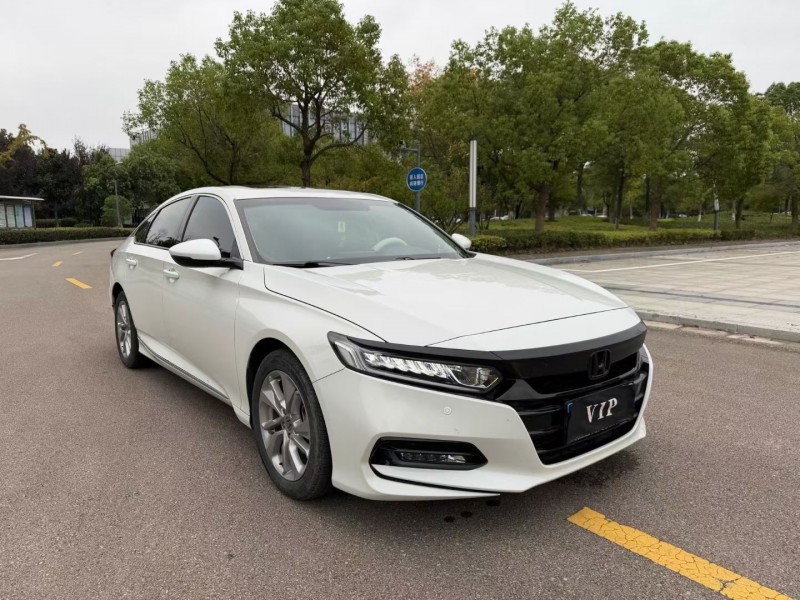 盐城19年本田雅阁3