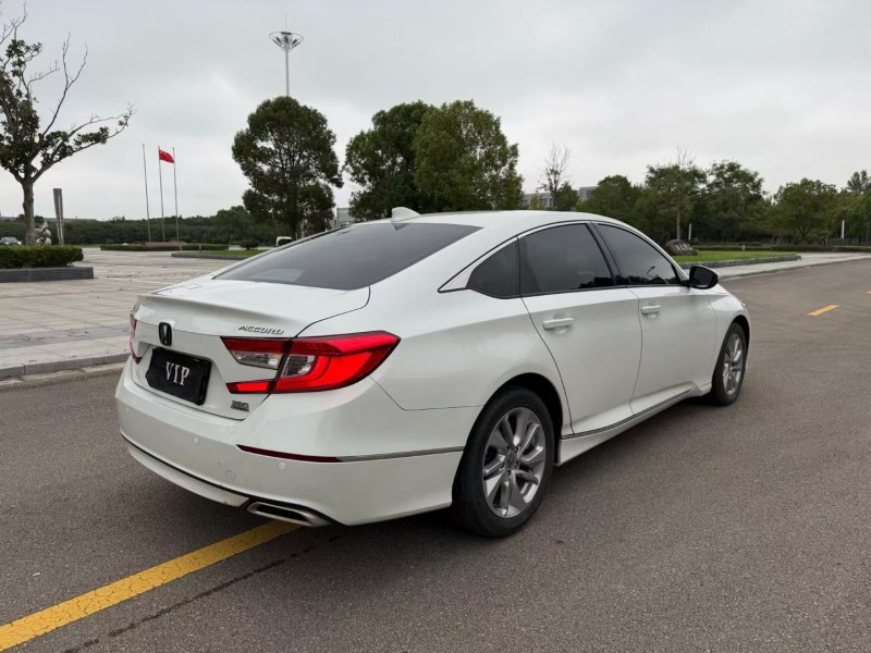 盐城19年本田雅阁5