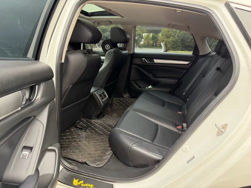 盐城19年本田雅阁8