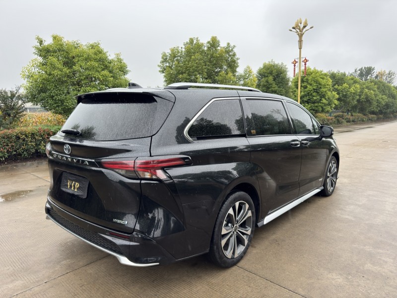 盐城23年丰田格兰维亚5