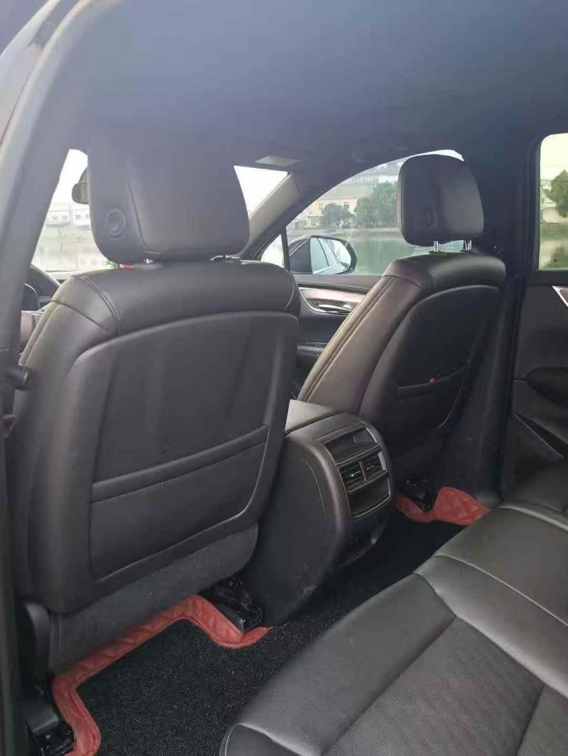 常州20年凯迪拉克XT54