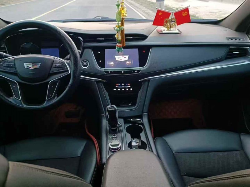 常州20年凯迪拉克XT56