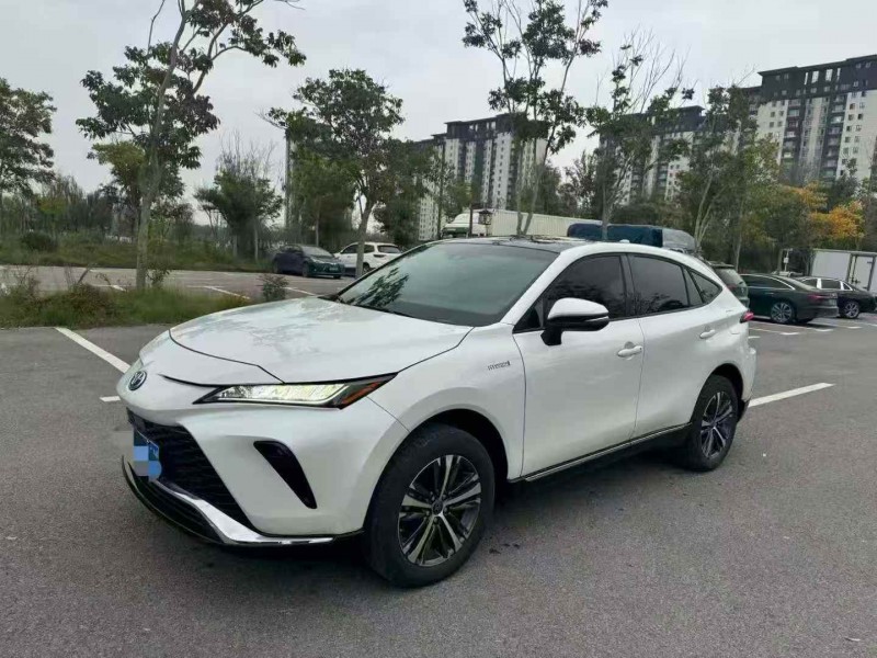 济宁23年丰田威飒3