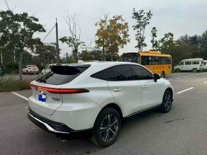 济宁23年丰田威飒7