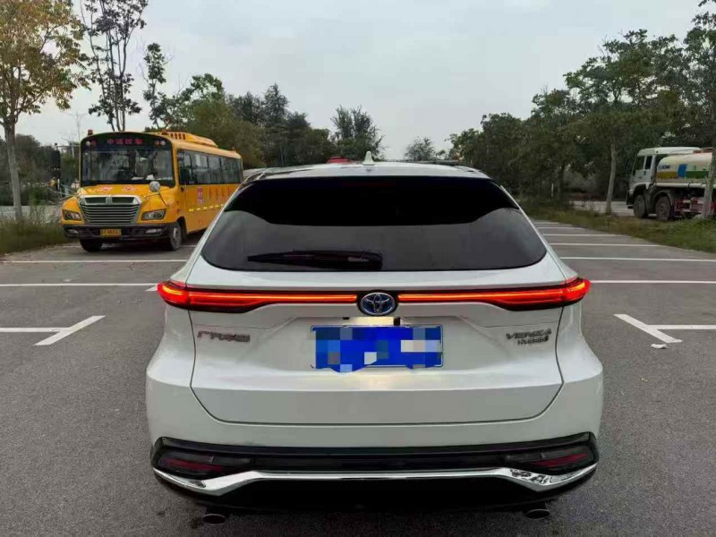 济宁23年丰田威飒9