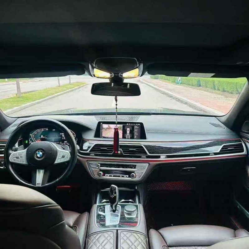 济宁22年宝马7系5