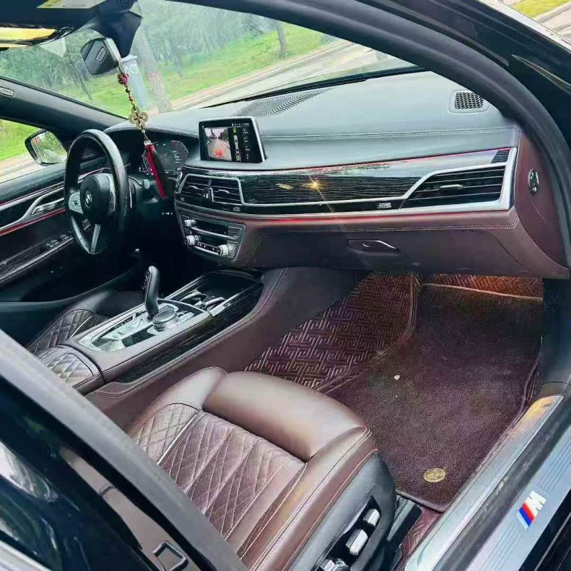 济宁22年宝马7系7