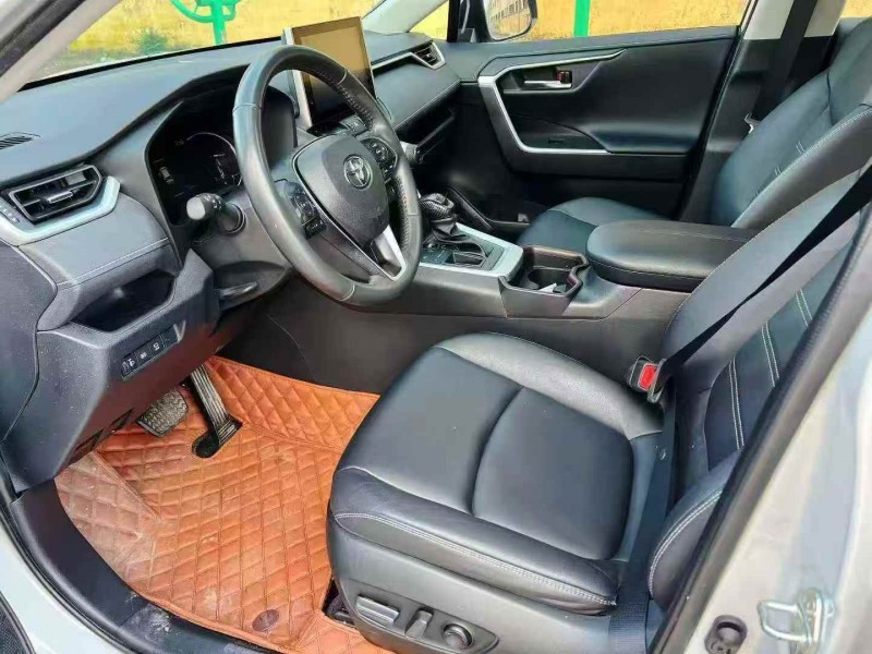济宁22年丰田RAV4荣放4