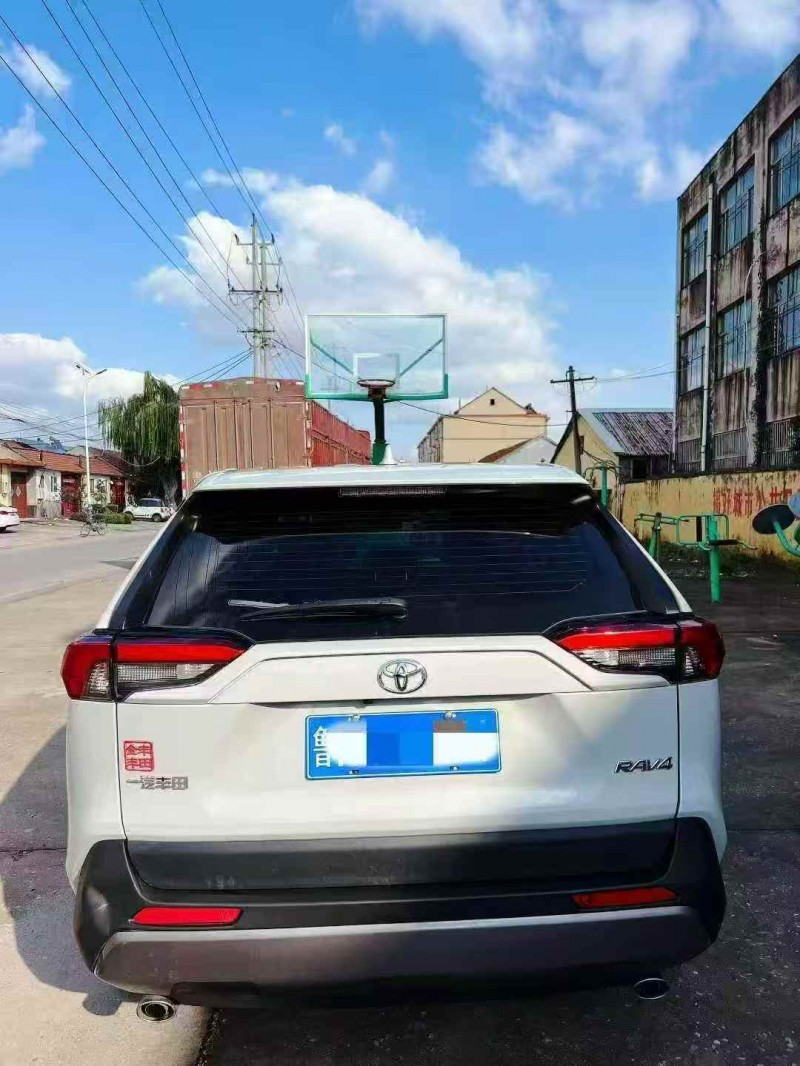 济宁22年丰田RAV4荣放7