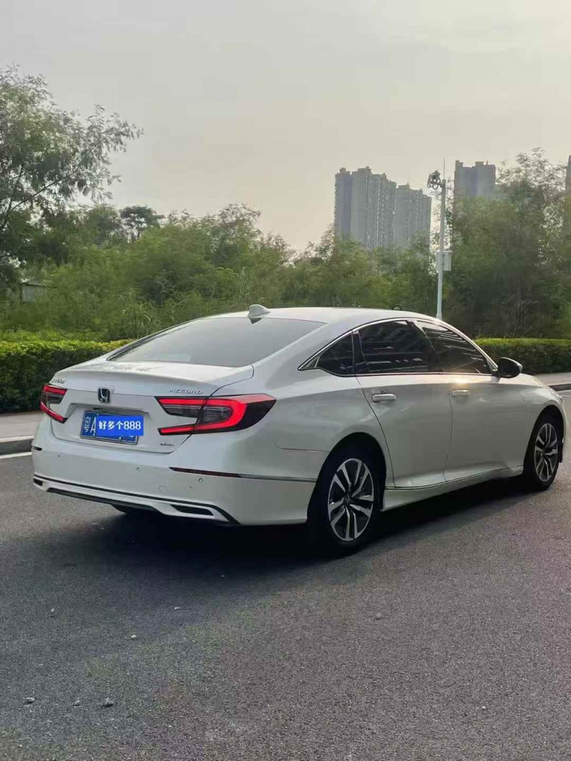 东莞22年本田雅阁8