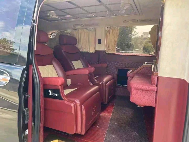 济南17年奔驰威霆4