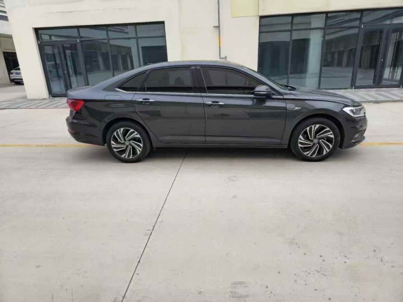 枣庄22年大众速腾8