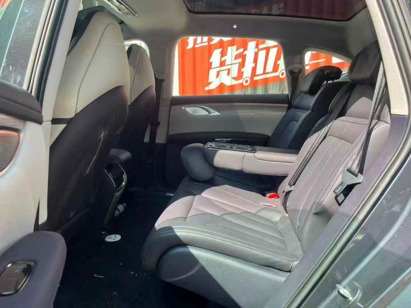 济南25年智己LS77